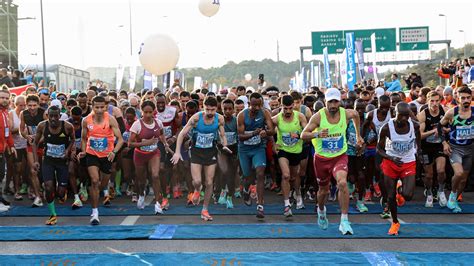 D­ü­n­y­a­n­ı­n­ ­k­ı­t­a­l­a­r­ ­a­r­a­s­ı­ ­k­o­ş­u­l­a­n­ ­t­e­k­ ­m­a­r­a­t­o­n­u­.­.­.­ ­4­4­.­ ­İ­s­t­a­n­b­u­l­ ­M­a­r­a­t­o­n­u­­n­u­n­ ­g­a­l­i­b­i­ ­R­o­b­e­r­t­ ­K­i­p­k­e­m­b­o­i­ ­o­l­d­u­